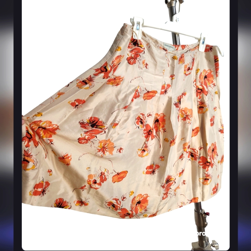 Banana Republic skirt floral beige and orange color , used